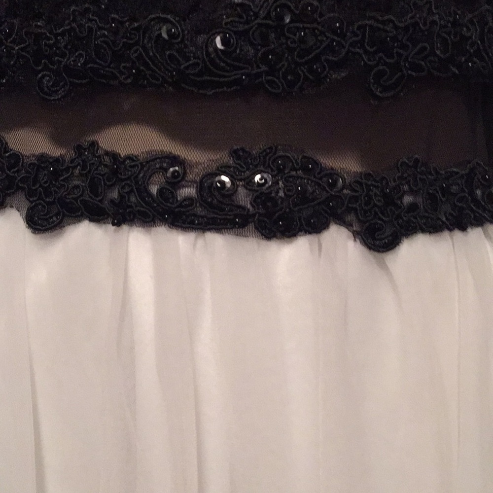Dress - Picture 2 of 6